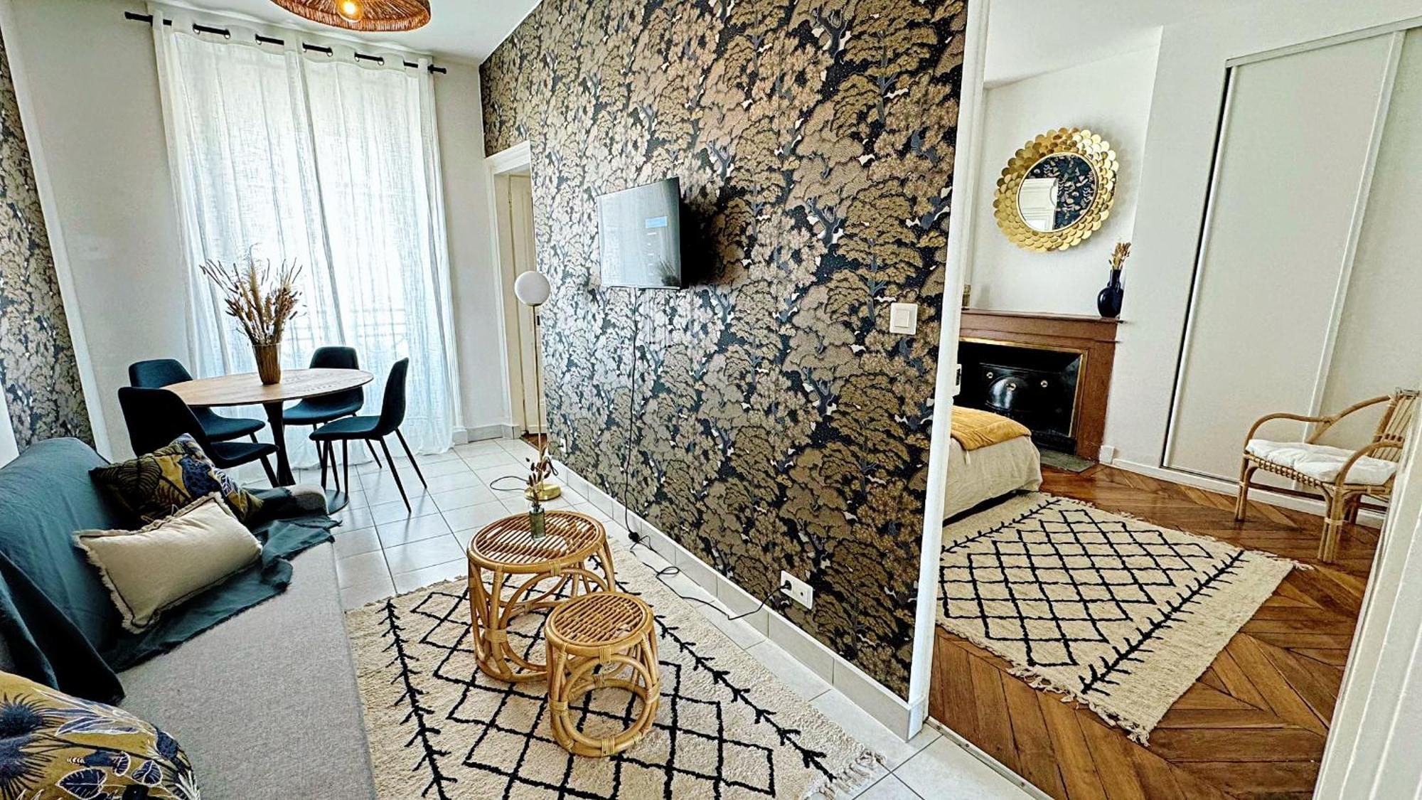 Suite Flamenco Oullins Esterno foto